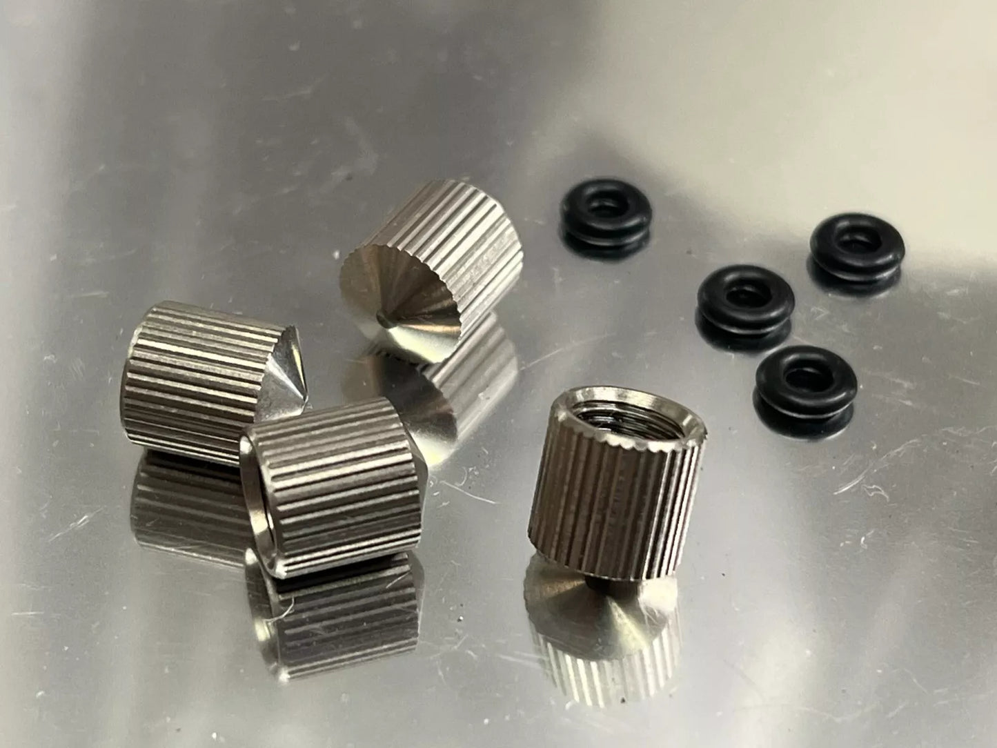4x Titanium Valve Stem Cap Set